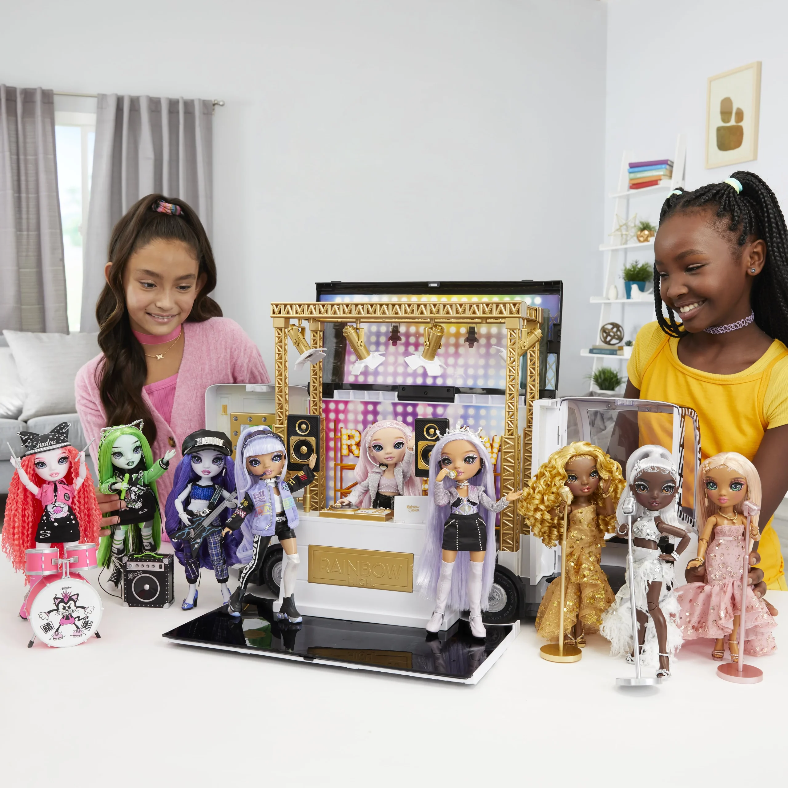 Rainbow High Rainbow Vision Royal Three K-pop ?C Minnie Choi (Pink Lavender) Fashion Doll. 2 Designer Outfits to Mix & Match w/ Microphone Headset & Band Merch Playset, Gift for Kids 6-12 - Image 7